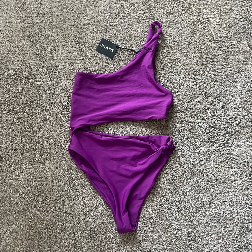 Skate Nicole one piece - Medium